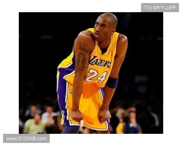 科比领衔湖人对决国王的经典之战回顾与精彩瞬间解析