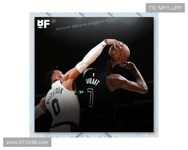 篮网与快船激战正酣现场直播全程回顾精彩瞬间与球员表现分析