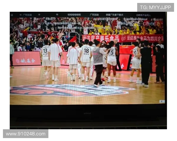 胡金秋的篮球之路：从青涩少年到CBA明星的成长历程与心路历程