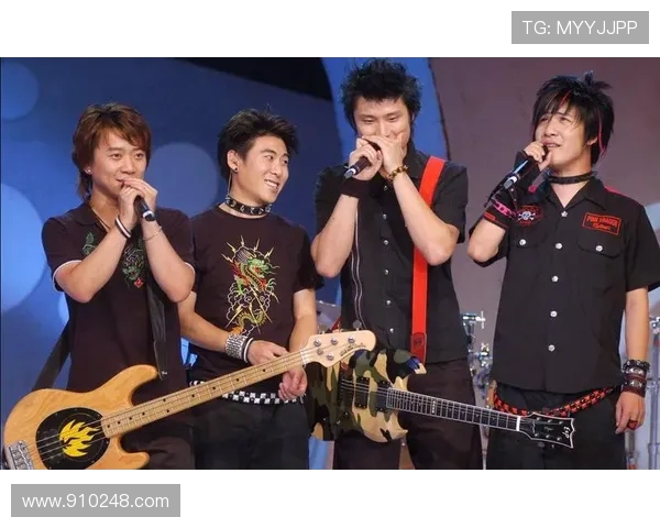 黄丽专访：从街头到舞台的蜕变与坚持之路回顾