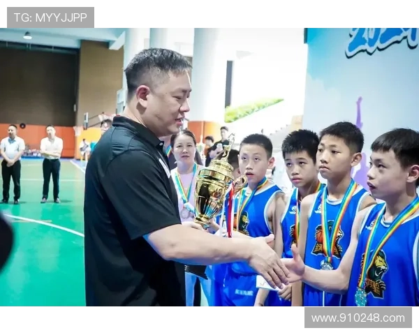 赛后分析：广州篮球队与成都篮球队的战术意识与团队协作探讨